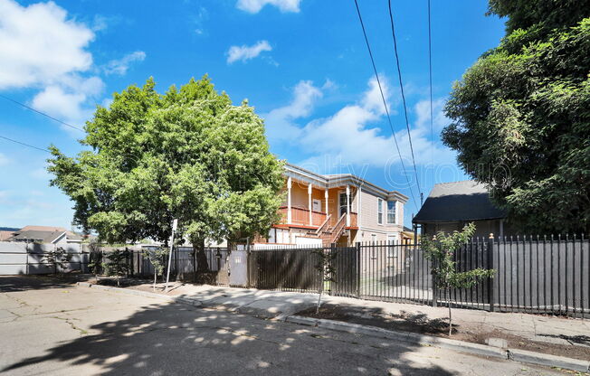 840 36 AVE