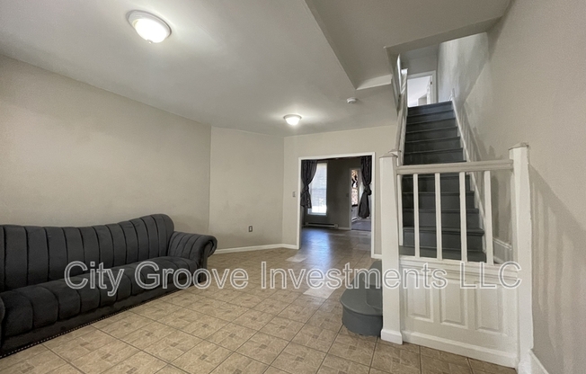 5748 N 7 ST