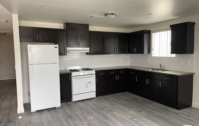 708 W 50 ST