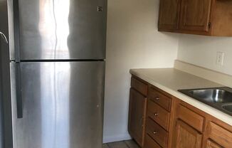 2 beds, 1 bath, 895 sqft, $1,440, Unit 024