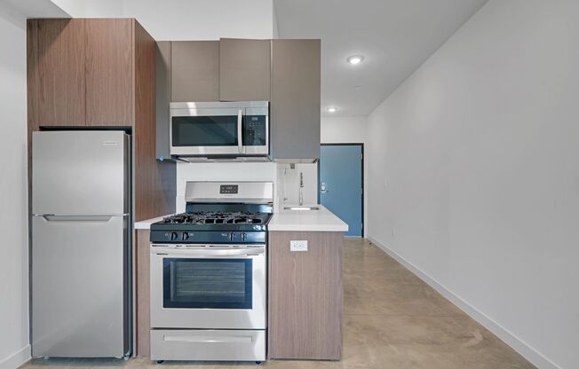 Studio, 1 bath, 425 sqft, $1,645, Unit 405