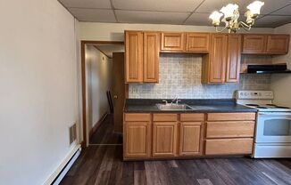 3 beds, 1 bath, $1,295, Unit Apt 201