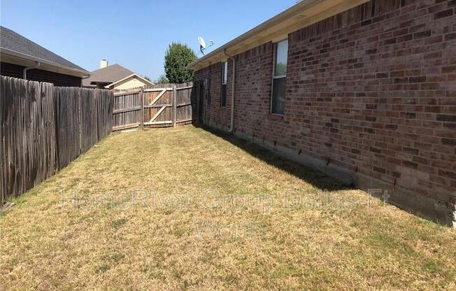6108 TWIN MAPLE DR