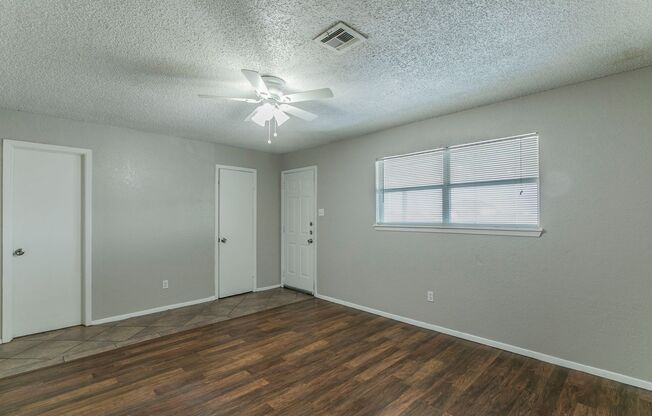 1 bed, 1 bath, 595 sqft, $895, Unit 10B