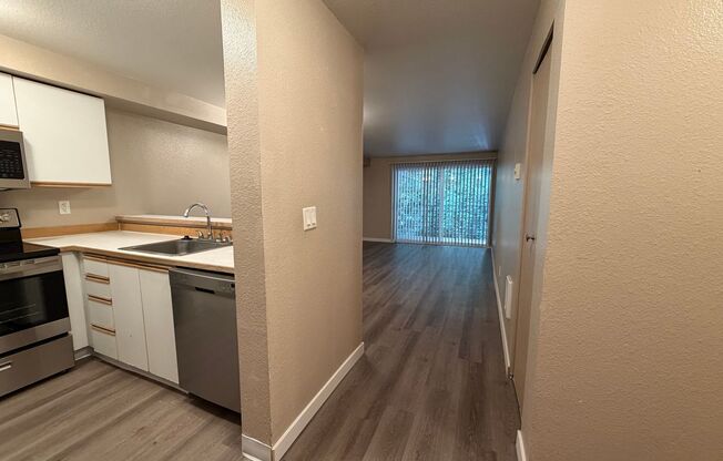 1 bed, 1 bath, 715 sqft, $1,795, Unit 327