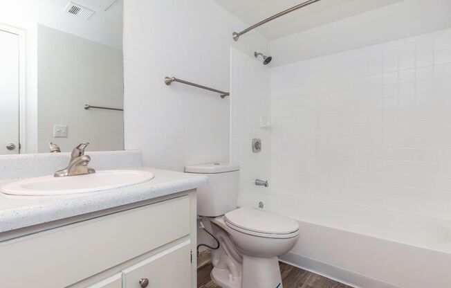 2 beds, 1 bath, 697 sqft, $1,050, Unit 226