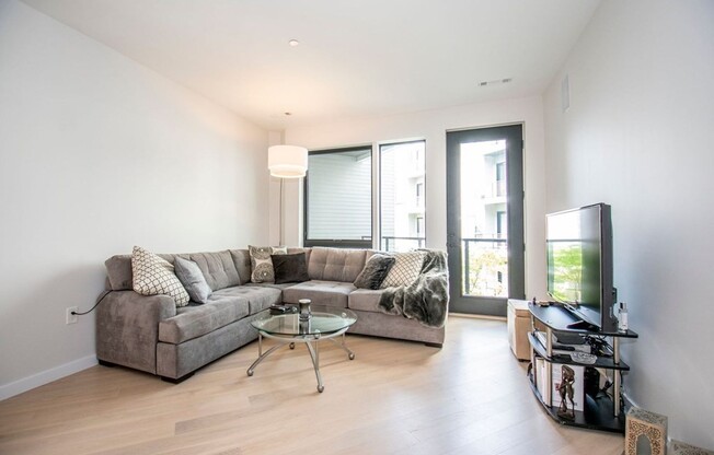 3 beds, 2 baths, 1,339 sqft, $6,250, Unit 323