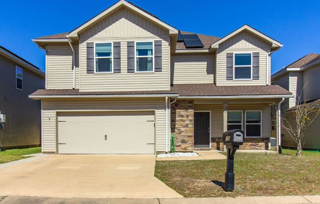 Huge, covered patio CRESTVIEW!!