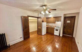 Studio, 1 bath, 320 sqft, $1,395, Unit 225-106