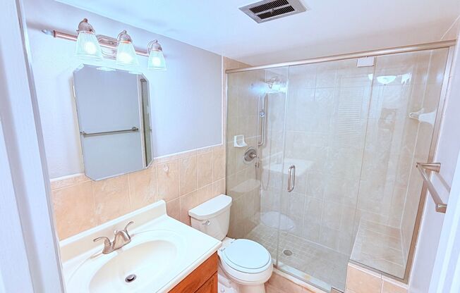 !PRICE DROP! Great complex on Lake Killarney