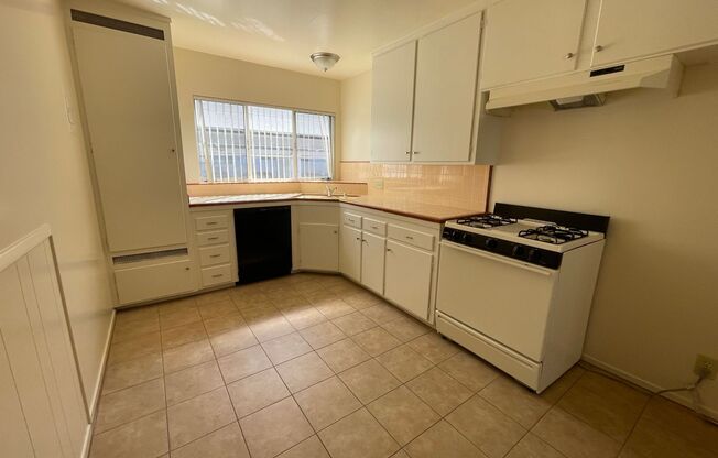 1 bed, 1 bath, 624 sqft, $1,995, Unit 122