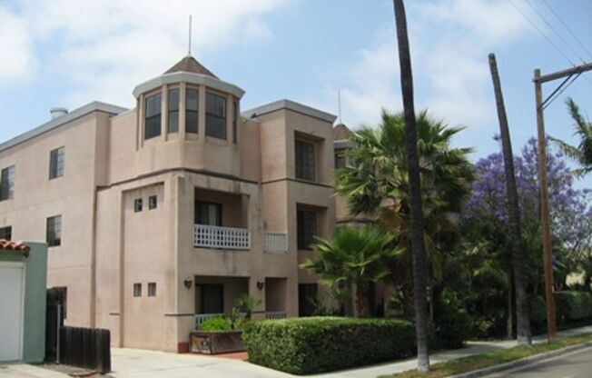 Third Ave Hillcrest (Hillside Court)