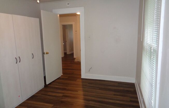 2 beds, 1 bath, $1,050