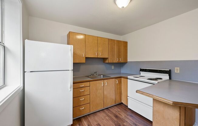 Studio, 1 bath, 400 sqft, $1,225, Unit B16