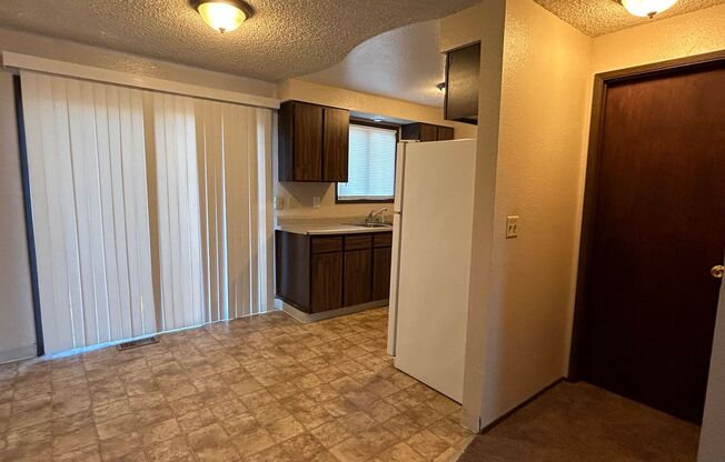 2 beds, 1.5 baths, 925 sqft, $1,150, Unit 105