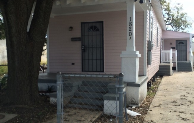 1820A-1820B Agriculture St.
