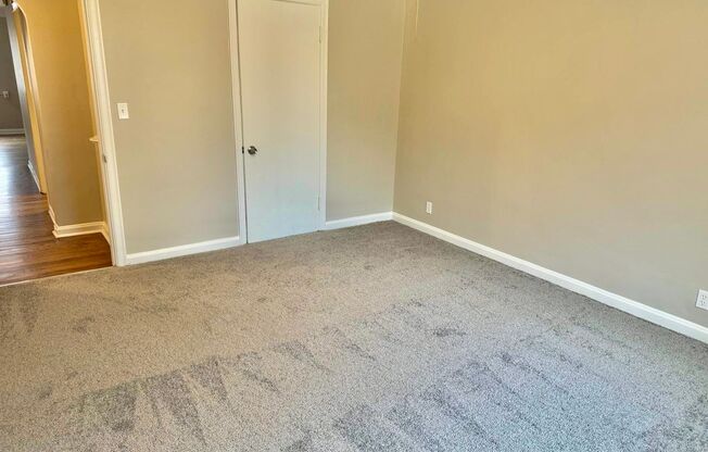 2 beds, 1 bath, 1,086 sqft, $895, Unit 1