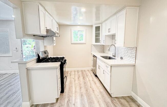 1 bed, 1 bath, 700 sqft, $2,150, Unit 11