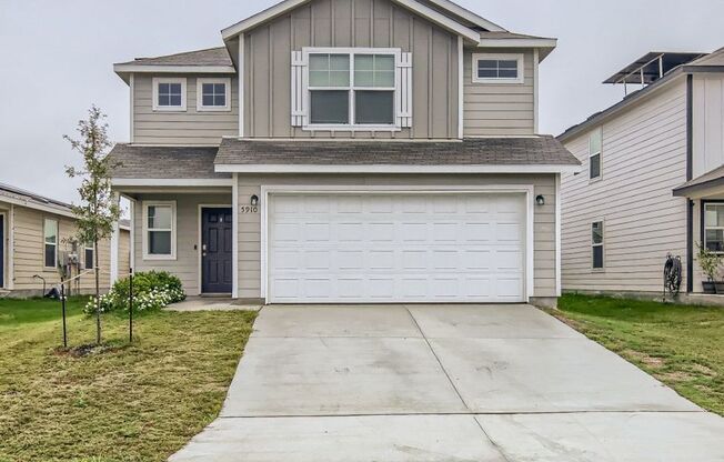 4 bedroom- 8 miles from Randolph Air Force Base -Available now!!