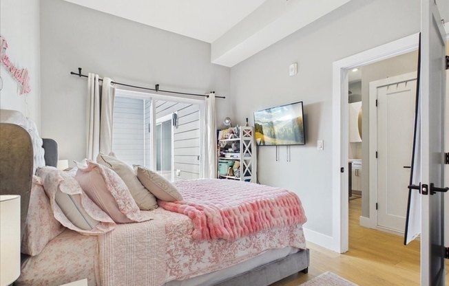 1 bed, 1 bath, 610 sqft, $3,000, Unit 319