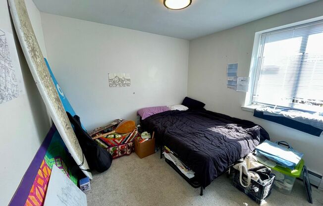 2 beds, 1 bath, $1,295, Unit 302