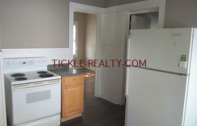 3 beds, 1 bath, $1,395