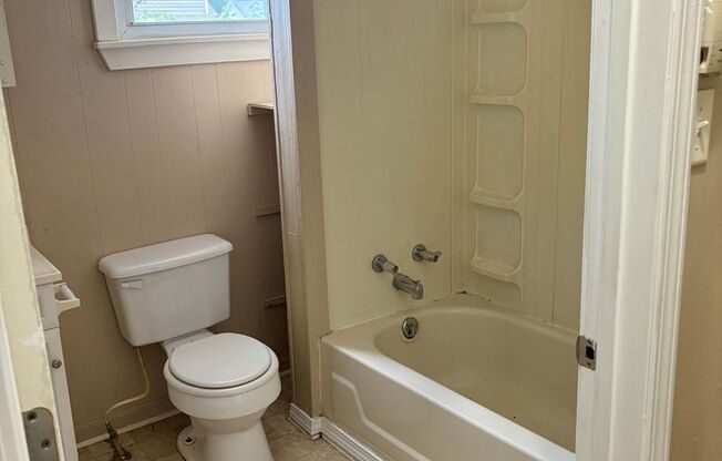 3 bedroom 2 bath house for rent