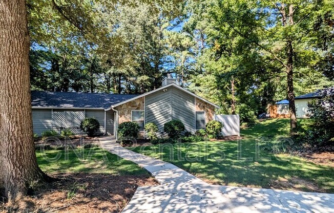1050 MATHEWS CT SE