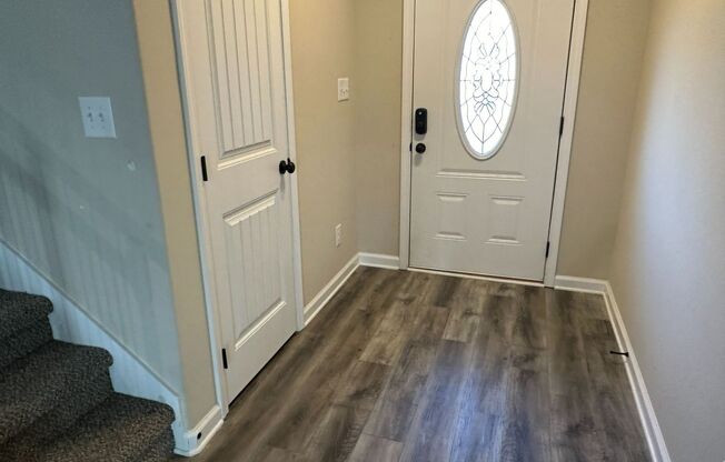 3 Bedroom Home with Massive Bonus Room for Rent!