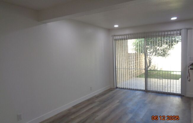 Single Story Condo in Park Somerset complex