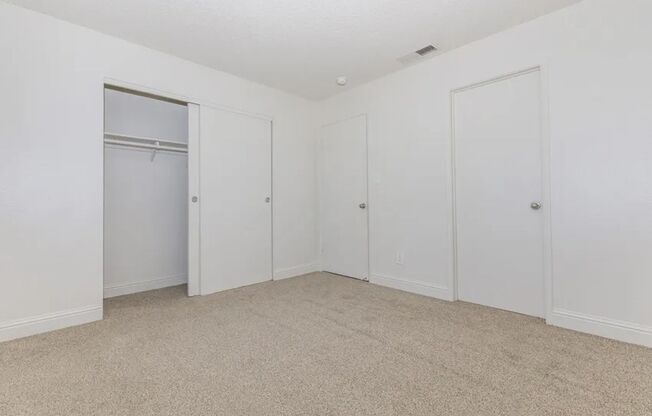 2 beds, 1.5 baths, 840 sqft, $1,420, Unit 14-209