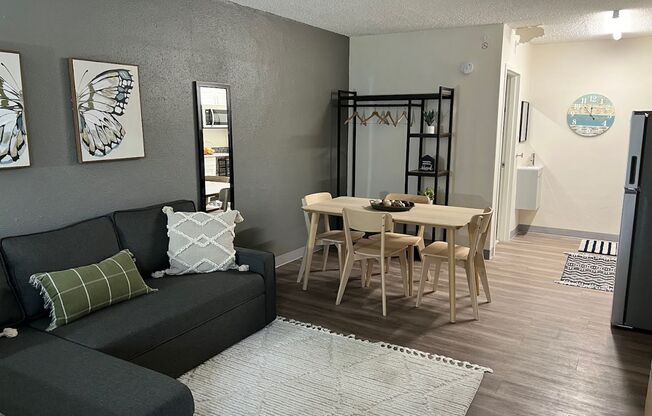 Studio, 1 bath, 300 sqft, $845, Unit 5-206