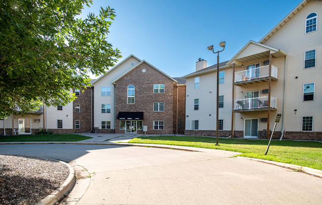 exterior view at the bradley braddock road station apartments