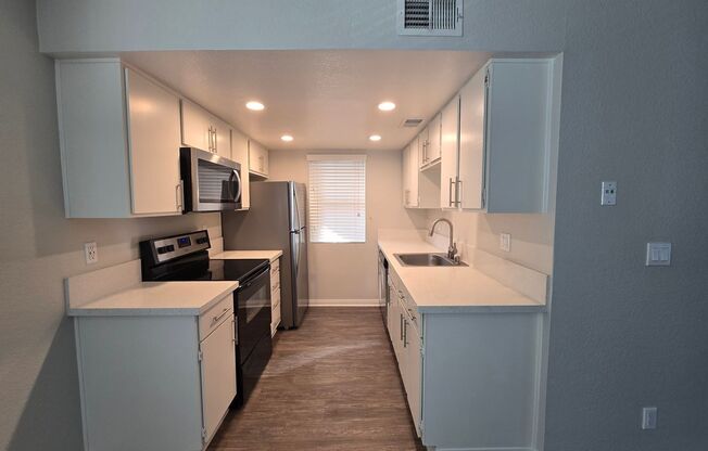 2 beds, 1 bath, 875 sqft, $2,550, Unit 648