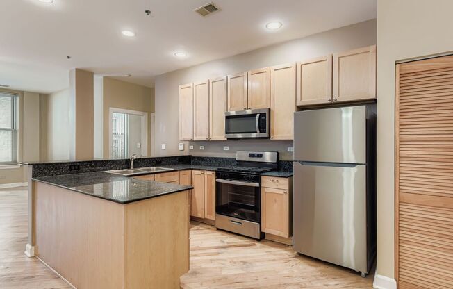 Beautiful 2BD/2BTH Apartment on Lawrence  FOR RENT!