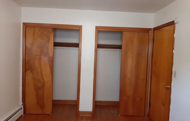 2 beds, 1 bath, 903 sqft, $1,290, Unit A-2