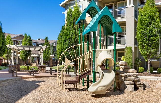 2 beds, 2 baths, 1,015 sqft, $1,685, Unit 312