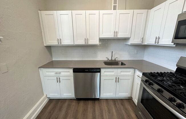 2 beds, 1 bath, 1,035 sqft, $1,595, Unit Unit 17-B