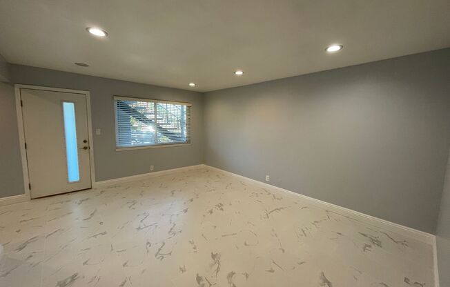 Completely Remodeled 1 Bedroom 1 Bath Campbell Apartment Just Steps from Whole Foods!