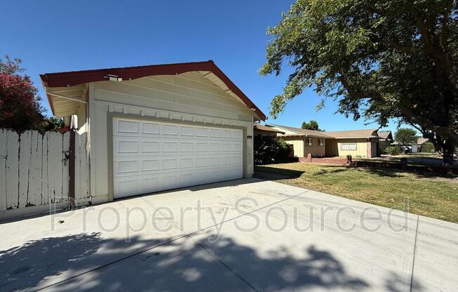 320 GRANADA WAY