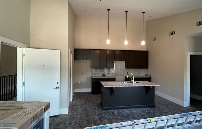 1 bed, 1 bath, 824 sqft, $975, Unit 1211