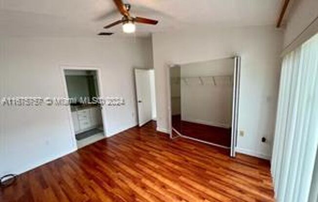 3 beds, 2 baths, $4,000, Unit # 5758