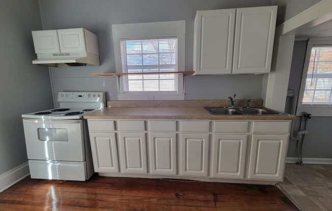 2 beds, 1 bath, $1,250