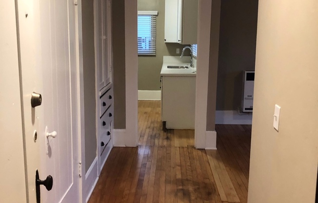 1 bed, 1 bath, $2,195, Unit 04