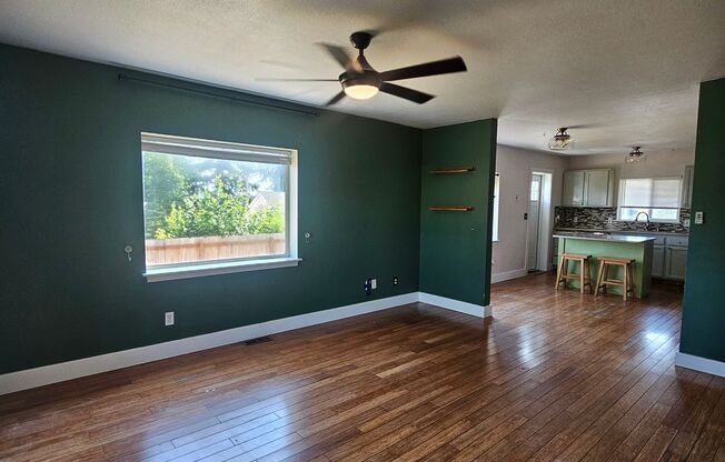Comfortable 3-Bedroom, 2-Bath Lower Unit with Partially Fenced Yard in West Bremerton