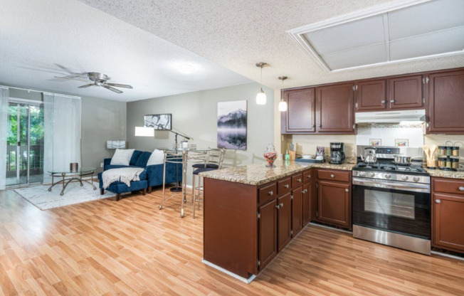 64 RUMSON CT SE