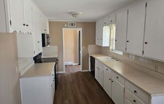 3 beds, 2 baths, $1,595