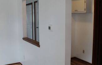 1 bed, 1 bath, $800, Unit 47 Pope St Unit #2