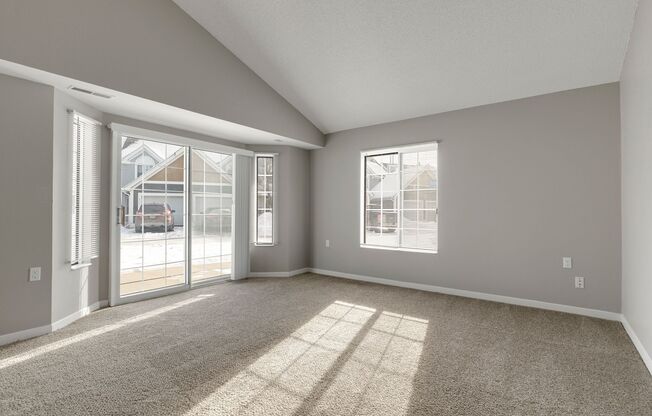 2 beds, 1 bath, 1,207 sqft, $1,995, Unit 04 2369 R