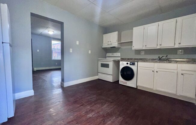 1 bed, 1 bath, $750, Unit 8